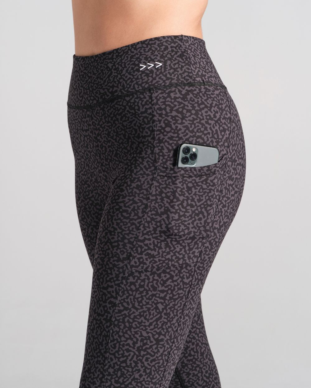 Printed 7/8 Leggings - Black image 4