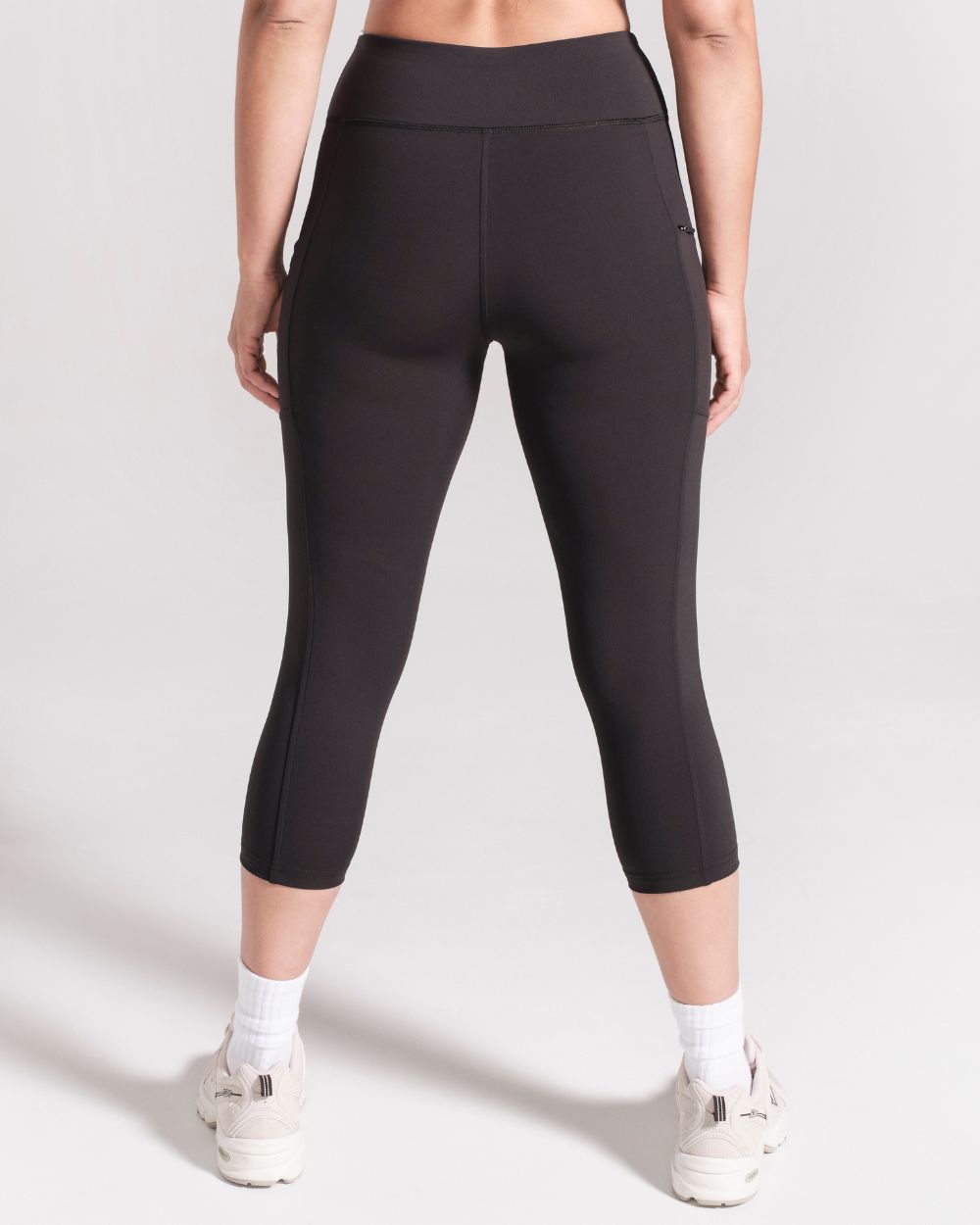 Capri Leggings - Black image 2